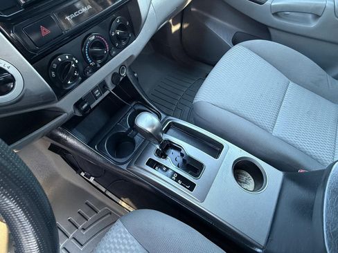 Used 2015 Toyota Tacoma 4x4 Access Cab image 38