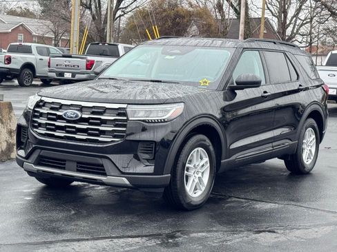 New 2026 Ford Explorer Active AWD/4WD image 2