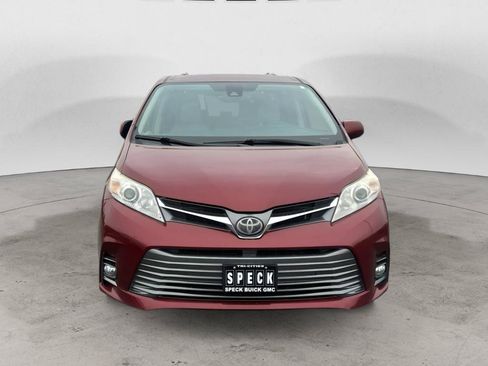Used 2019 Toyota Sienna XLE w/ XLE Navigation Package FWD image 8