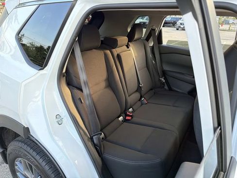 Used 2025 Nissan Rogue S AWD/4WD image 12