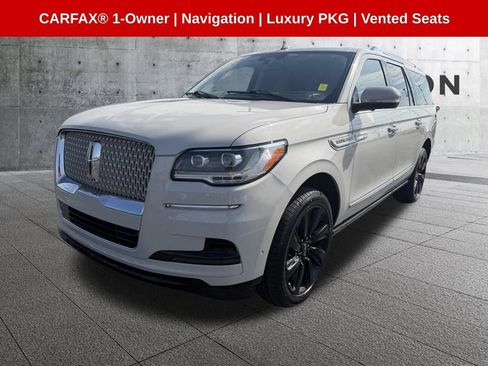 Used 2022 Lincoln Navigator L Reserve RWD image 1