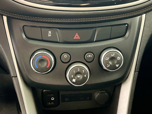 Used 2018 Chevrolet Trax LS image 25