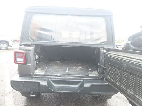 Used 2018 Jeep Wrangler Unlimited Sport S image 7