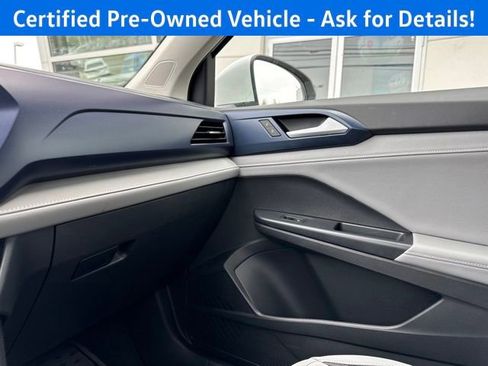Certified 2024 Volkswagen Taos SE AWD/4WD image 17