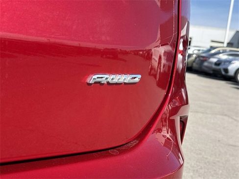 Used 2022 Ford Edge Titanium w/ Equipment Group 301A image 5