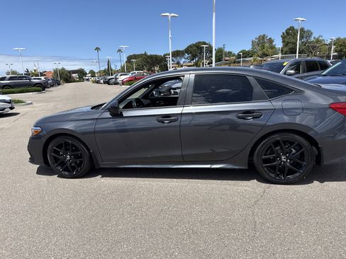 Used 2024 Honda Civic Sport image 2