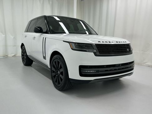 Used 2025 Land Rover Range Rover SE AWD/4WD image 1