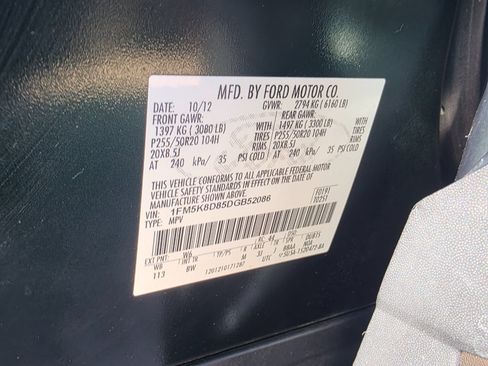 Used 2013 Ford Explorer XLT image 25