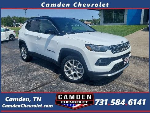 Used 2025 Jeep Compass Limited AWD/4WD image 1