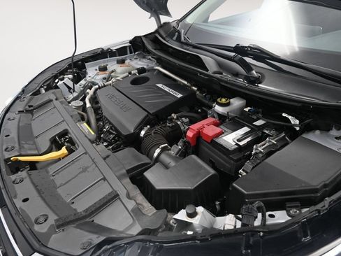Used 2024 Nissan Rogue SV AWD/4WD image 15