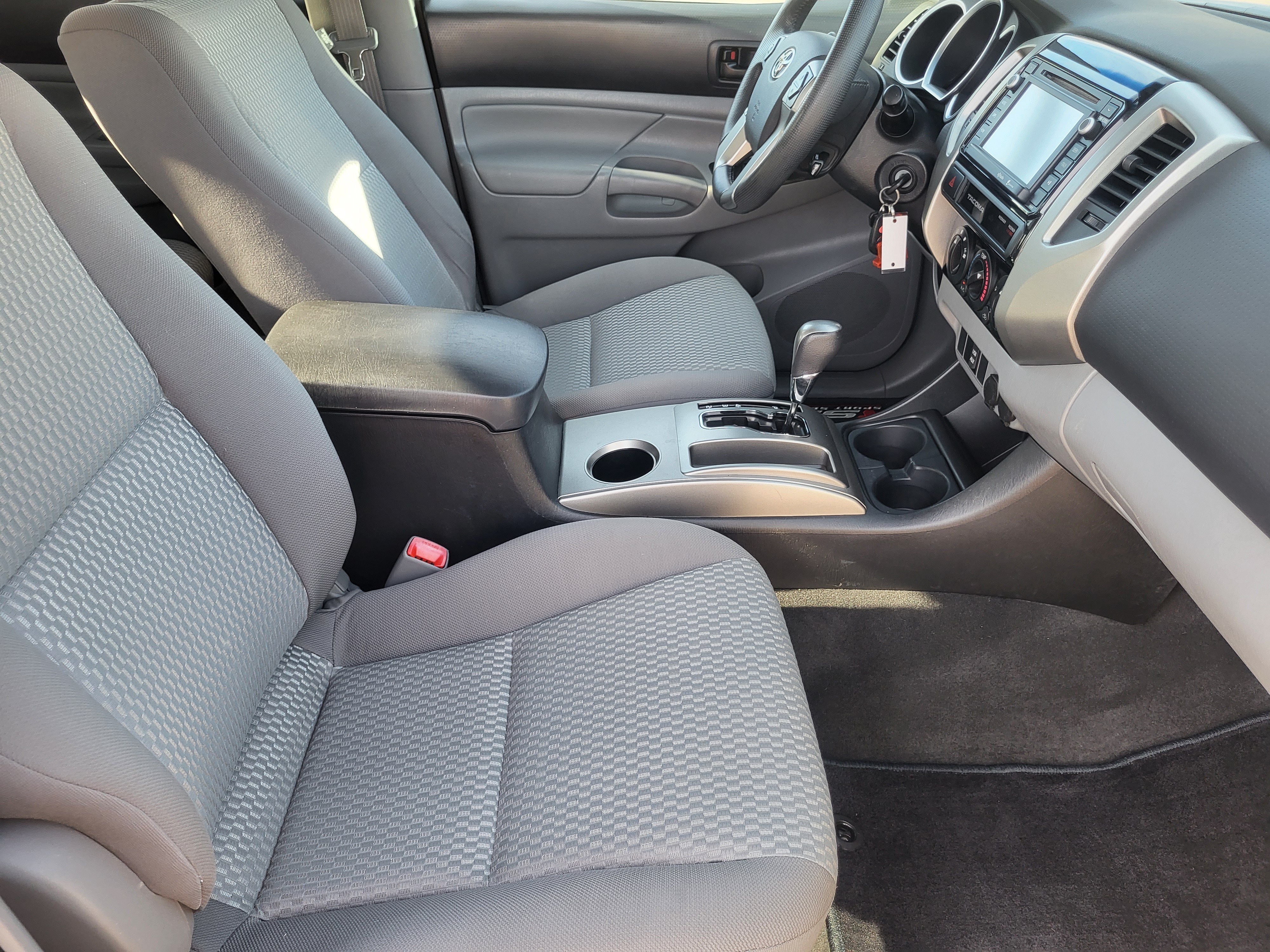 Used 2015 Toyota Tacoma PreRunner w/ SR5 Package RWD image 11