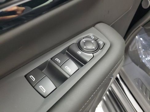 New 2026 Chevrolet Suburban LS image 29