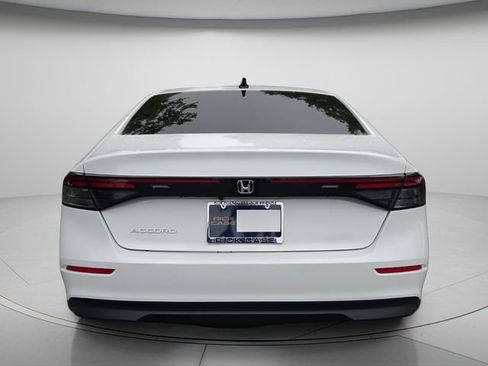 Used 2025 Honda Accord SE image 5