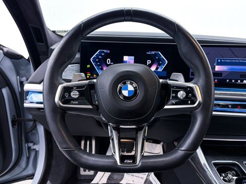 Used 2023 BMW 740i w/ Executive Package image 32