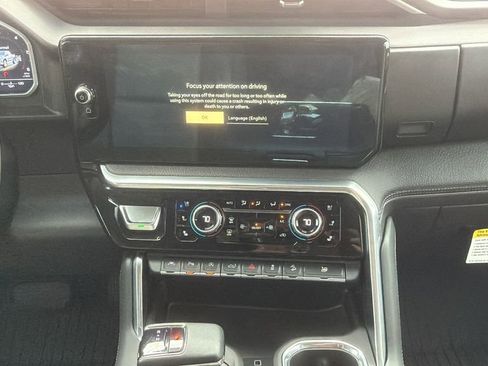Used 2022 GMC Sierra 1500 Denali AWD/4WD image 16