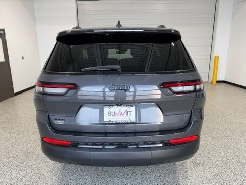Used 2024 Jeep Grand Cherokee L Altitude AWD/4WD image 4
