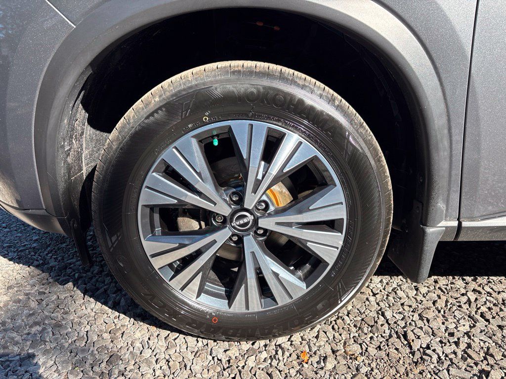Certified 2023 Nissan Rogue SV w/ SV Premium B Package AWD/4WD image 11