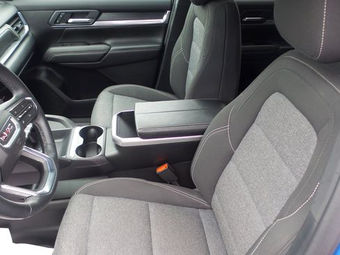 Used 2025 GMC Terrain Elevation image 12