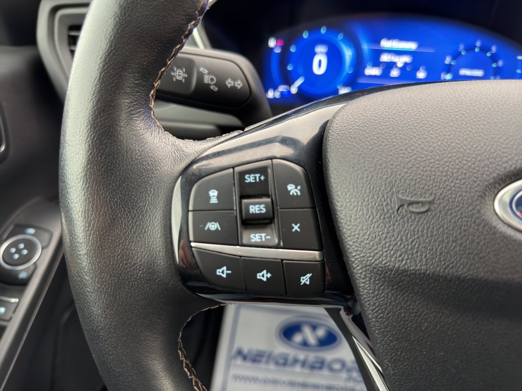 Used 2022 Ford Escape Titanium w/ Titanium Elite Package AWD/4WD image 29