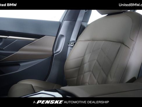 New 2026 BMW 530i w/ Executive Package image 23