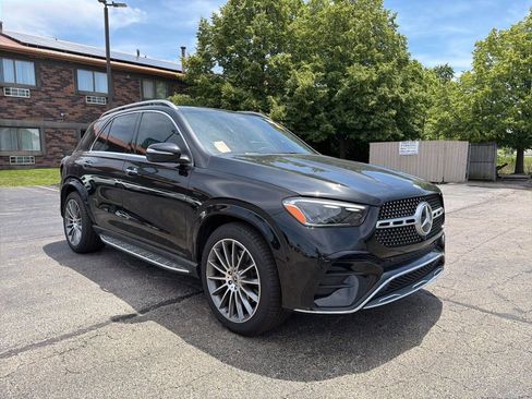 Used 2026 Mercedes-Benz GLE 450 4MATIC w/ Winter Package image 2