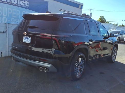 Used 2026 Chevrolet Traverse LT AWD/4WD image 6