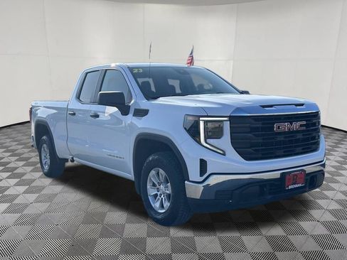 Used 2023 GMC Sierra 1500 Pro w/ Pro Value Package AWD/4WD image 4