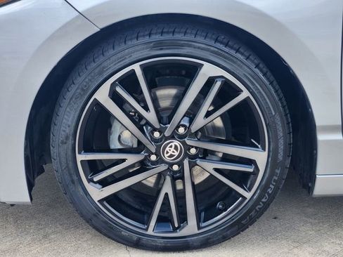 Certified 2021 Toyota Avalon Touring FWD image 9