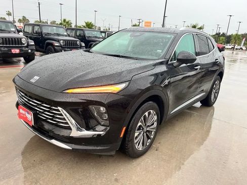 Used 2024 Buick Envision Preferred AWD/4WD image 3