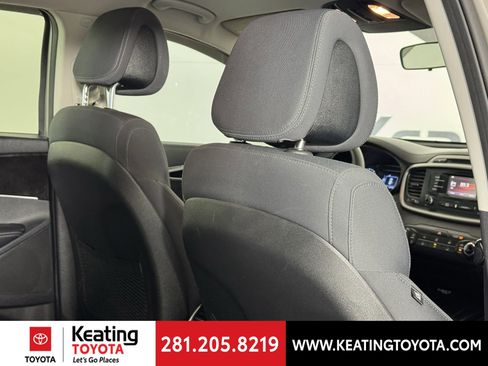 Used 2016 Kia Sorento LX image 18