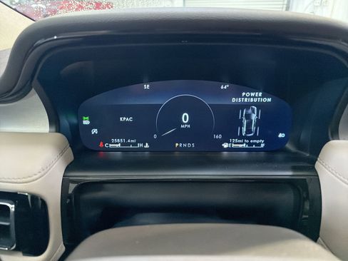 Used 2023 Lincoln Nautilus AWD w/ Premium Package image 16