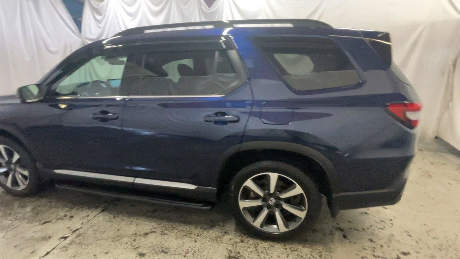 Used 2025 Honda Pilot Elite image 10