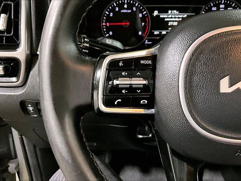 Used 2022 Kia Sorento S image 23