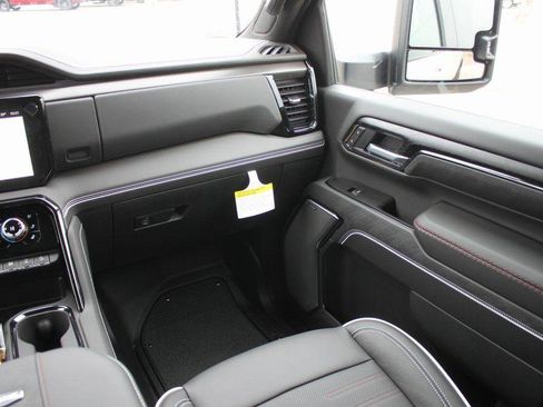 New 2026 GMC Sierra 2500 AT4X image 7