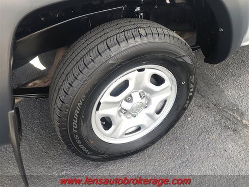 Used 2011 Toyota Tacoma 2WD Double Cab w/ Convenience Pkg image 24