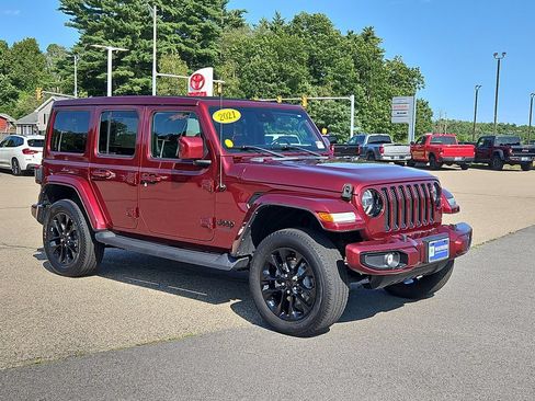 Used 2021 Jeep Wrangler Unlimited Sahara AWD/4WD image 2