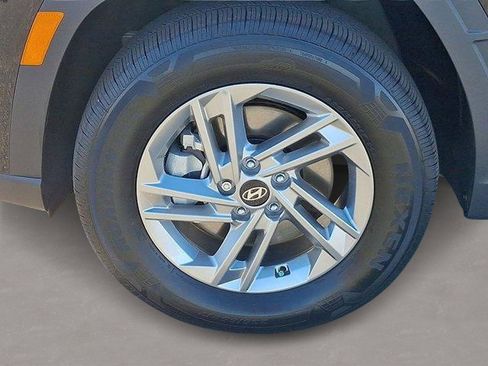 Used 2025 Hyundai Tucson SE image 8