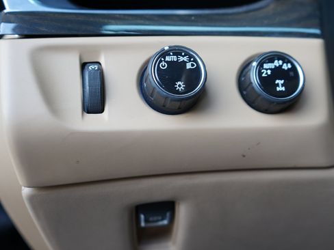 Used 2019 Cadillac Escalade Platinum image 15