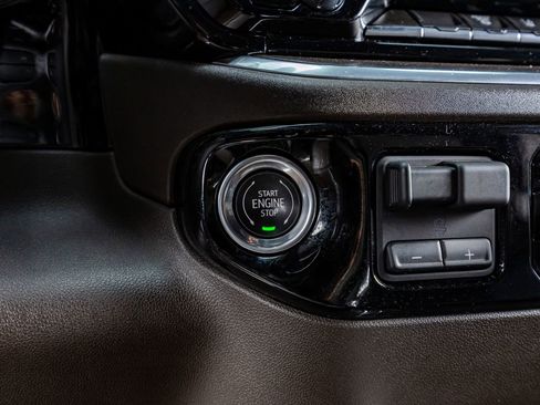 Used 2025 GMC Sierra 2500 SLT image 23