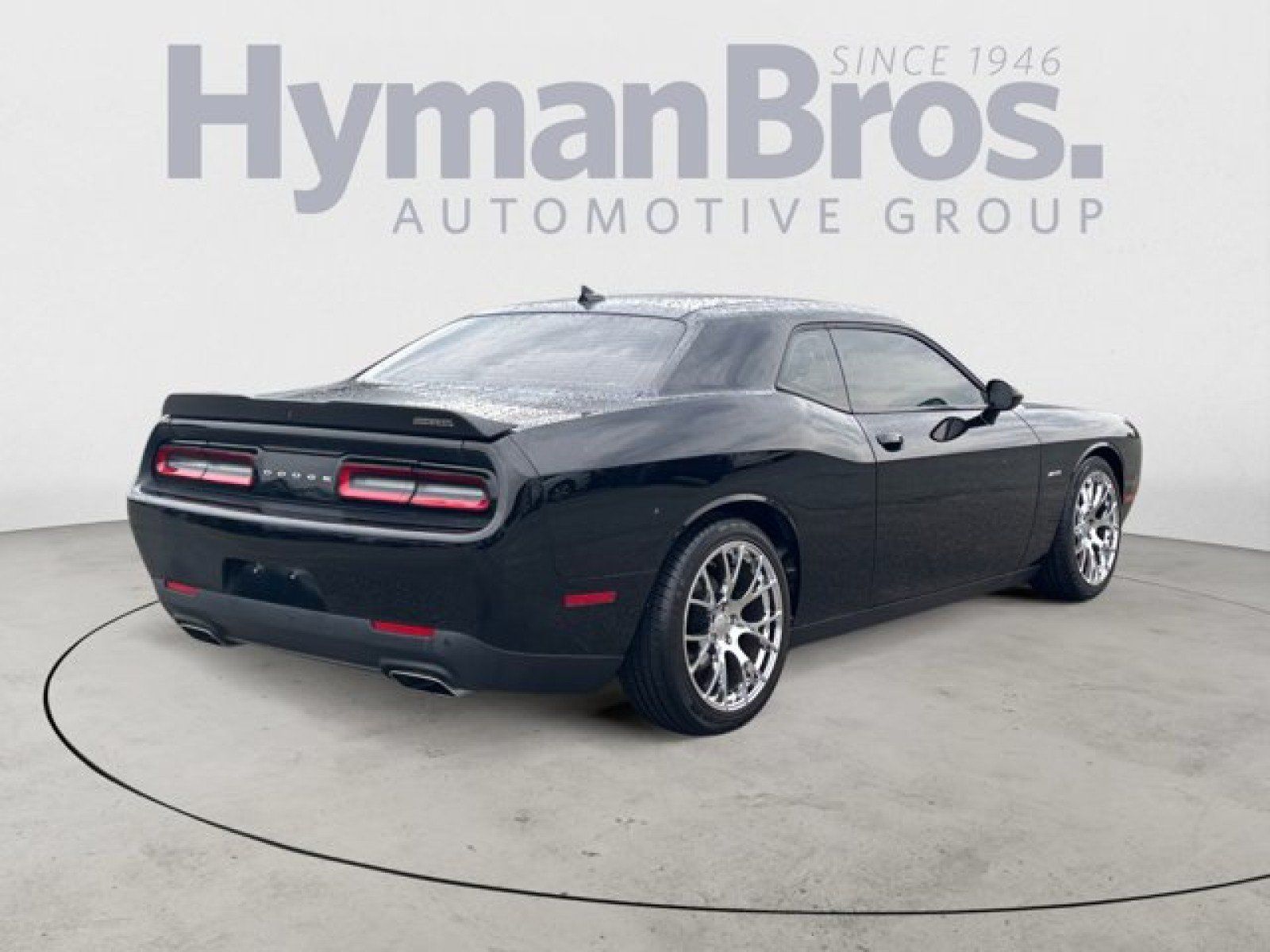 Used 2016 Dodge Challenger R/T RWD image 3