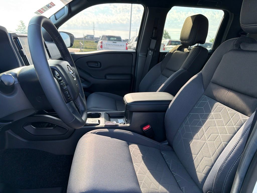 Used 2026 Nissan Frontier SV w/ SV Convenience Package AWD/4WD image 17