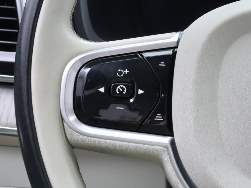 Used 2023 Volvo XC90 B6 Plus AWD/4WD image 15