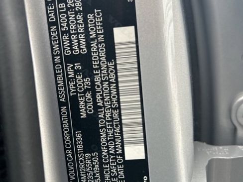 Certified 2025 Volvo XC60 B5 Plus image 28