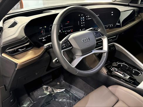 Used 2025 Audi Q5 Premium w/ Premium Plus AWD/4WD image 15