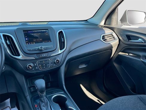 Used 2022 Chevrolet Equinox LT image 22