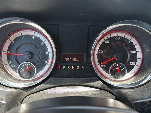 Used 2019 Dodge Grand Caravan SE FWD image 1