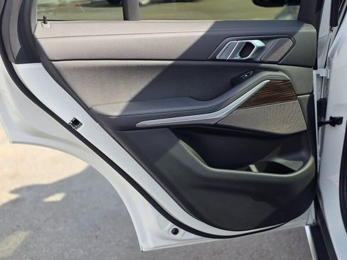 Used 2021 BMW X5 xDrive40i w/ Premium Package image 25