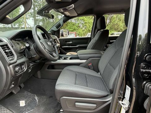 New 2026 RAM 1500 Express AWD/4WD image 14