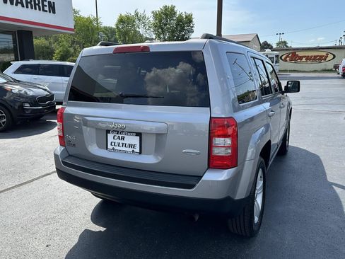 Used 2017 Jeep Patriot Latitude AWD/4WD image 16