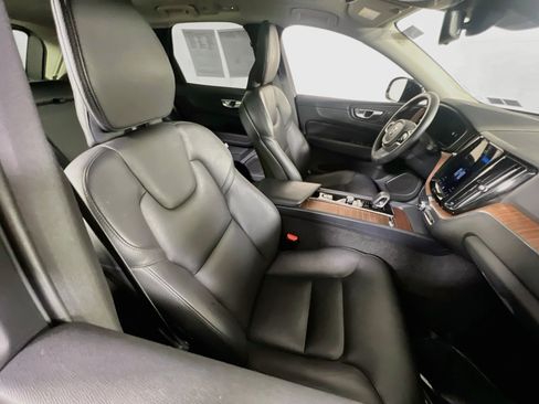 Used 2023 Volvo XC60 B5 Plus AWD/4WD image 27